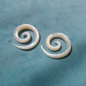 Shell Spiral Plugs - 4 Gauge